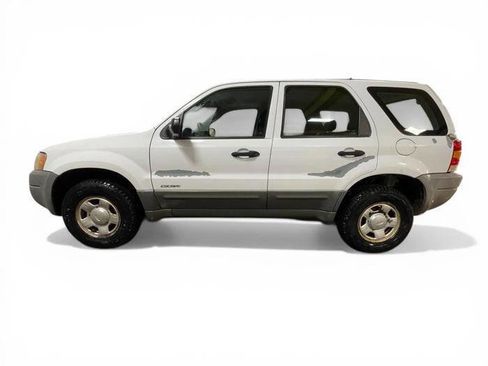 Used 2001 Ford Escape XLS image 2