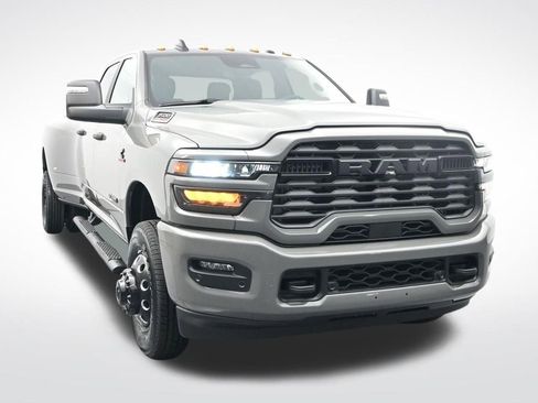 Used 2026 RAM 3500 Big Horn AWD/4WD image 3