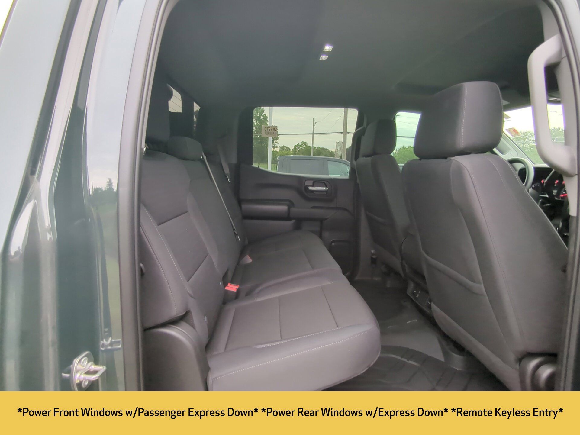 Used 2025 Chevrolet Silverado 1500 Custom Trail Boss w/ LPO, Dark Essentials Package AWD/4WD image 11