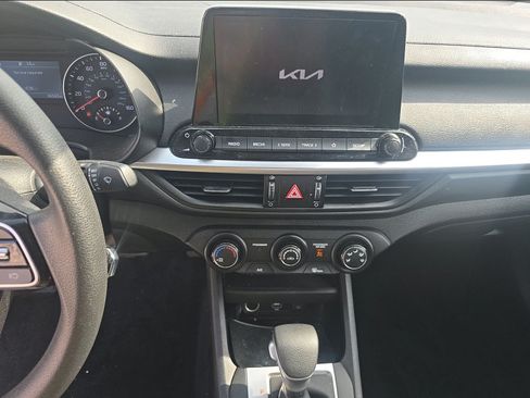 Used 2024 Kia Forte LXS w/ LXS Technology Package FWD image 11