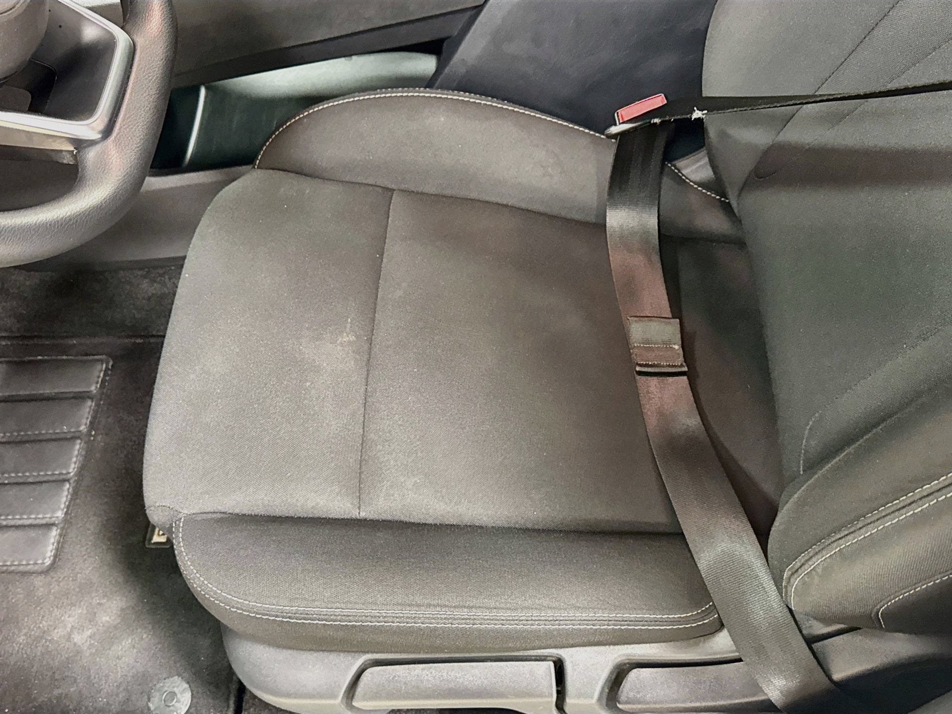 Used 2024 Nissan Rogue S AWD/4WD image 18