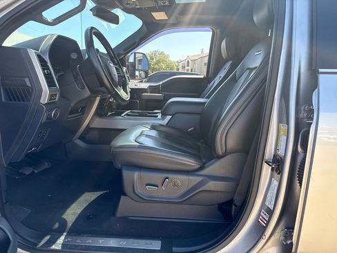 Used 2022 Ford F450 Platinum w/ FX4 Off-Road Package AWD/4WD image 19