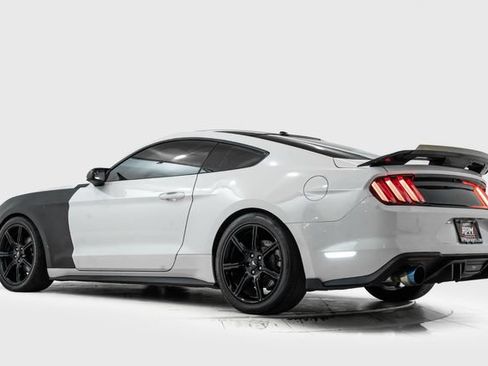 Used 2019 Ford Mustang Coupe w/ Black Accent Package RWD image 9