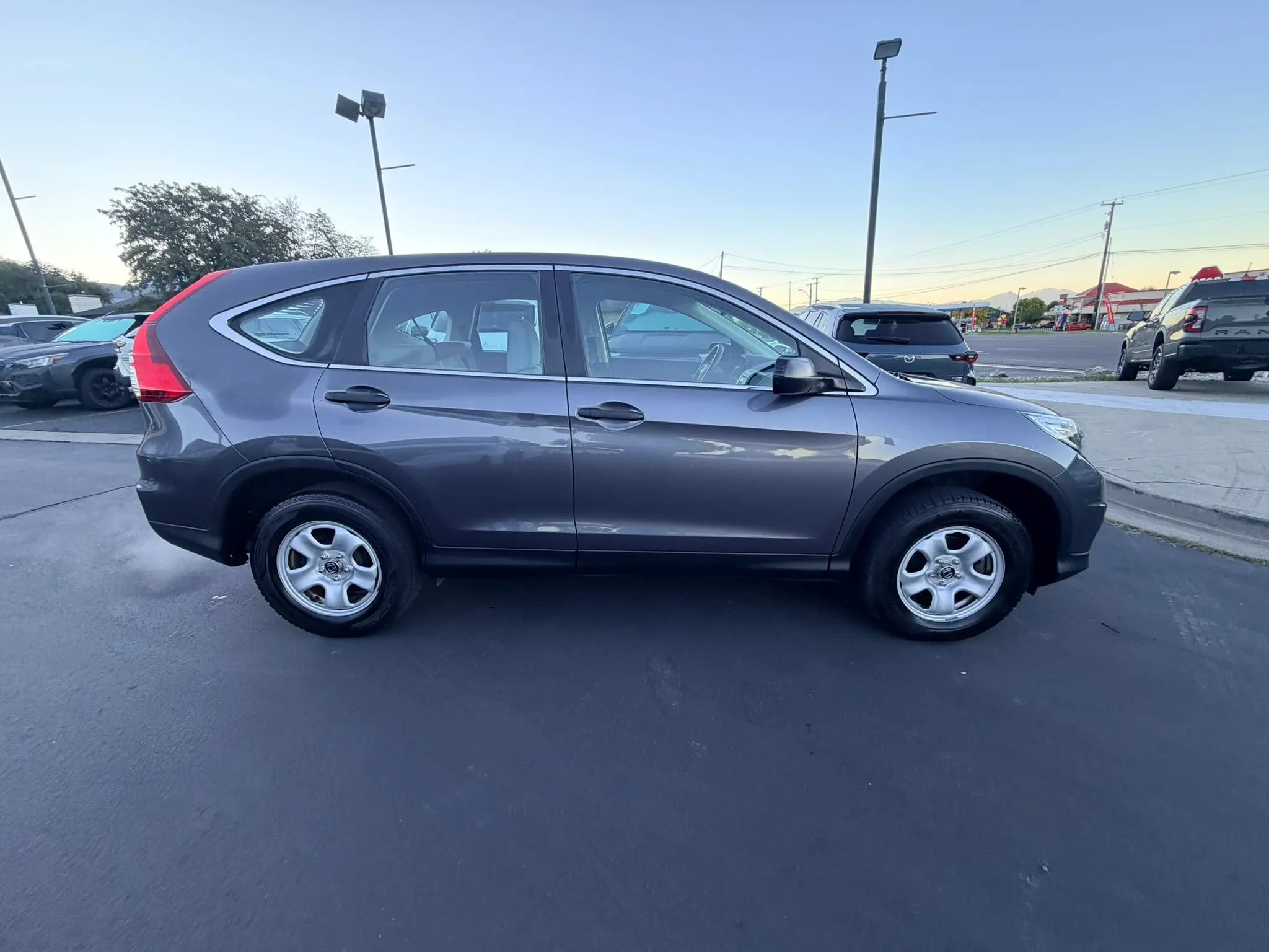 Used 2015 Honda CR-V LX image 2
