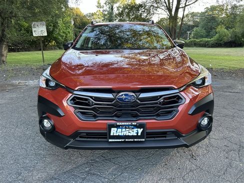 Used 2025 Subaru Crosstrek 2.0i Premium image 3