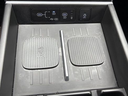 Used 2024 Hyundai Santa Fe Limited image 17