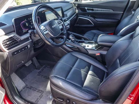 Used 2023 Kia Telluride EX w/ EX Captain's Chair Package image 16