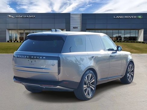 Used 2023 Land Rover Range Rover SE AWD/4WD image 3