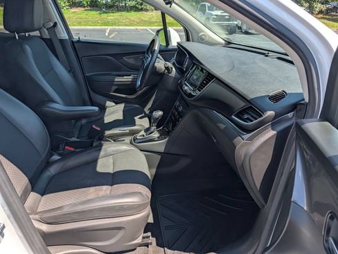 Used 2022 Buick Encore Preferred w/ Safety Package AWD/4WD image 15
