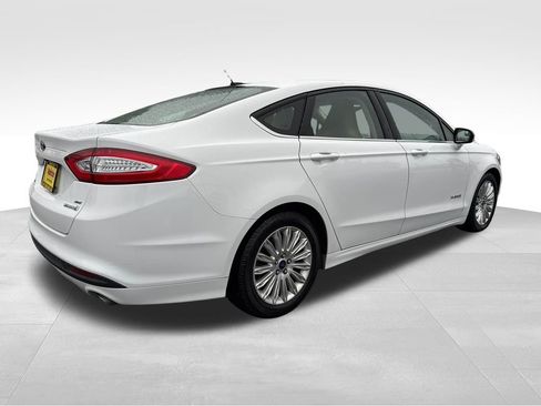 Used 2015 Ford Fusion SE image 8