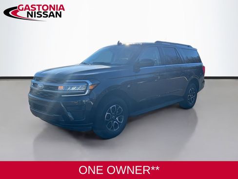 Used 2024 Ford Expedition Max XLT image 3