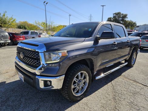 Used 2018 Toyota Tundra SR5 image 8