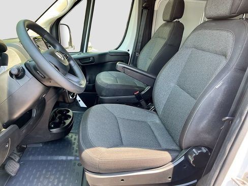 Used 2025 RAM ProMaster 2500 w/ U-Haul Equipment Group FWD image 19
