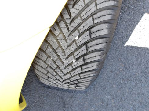 Used 2003 Toyota MR2 image 27