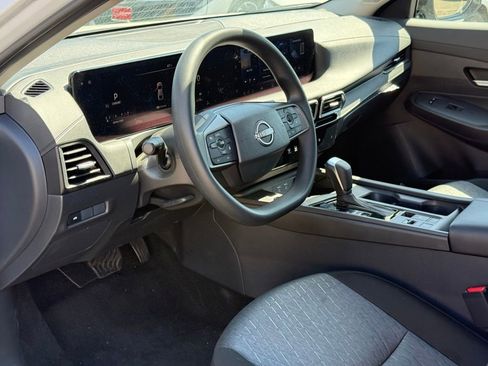 Used 2026 Nissan Sentra SV w/ Floor Mat Package FWD image 5