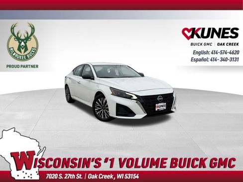 Used 2025 Nissan Altima 2.5 SV image 1