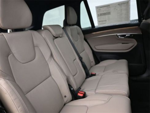 New 2026 Volvo XC90 B6 Ultra image 34
