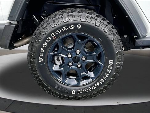 Used 2023 Jeep Wrangler Unlimited w/ Sun & Screen Package AWD/4WD image 35