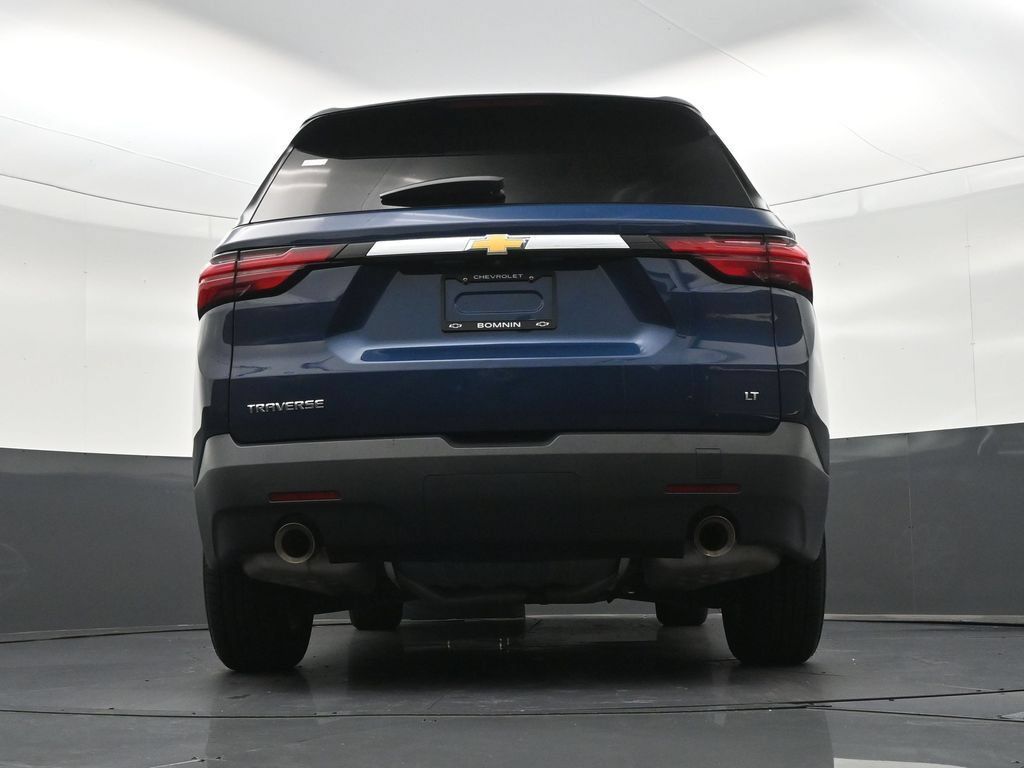 Used 2023 Chevrolet Traverse LT FWD image 27