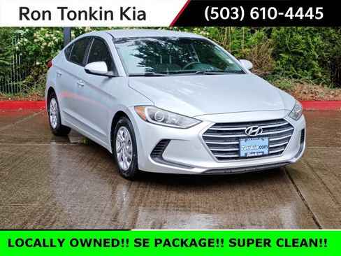 Used 2017 Hyundai Elantra SE image 1