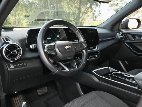 Used 2025 Chevrolet Equinox LT w/ Safety and Technology Package image 56