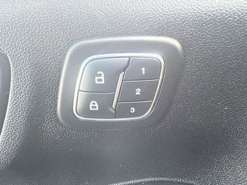 Used 2021 Ford Escape Titanium image 21