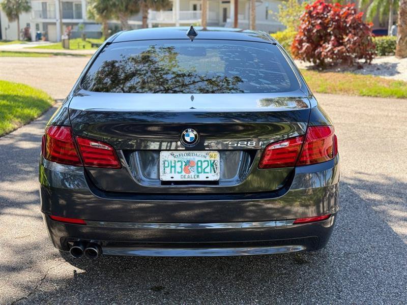 Used 2011 BMW 528i Sedan RWD image 4