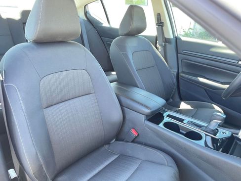 Used 2024 Nissan Altima 2.5 SV image 35