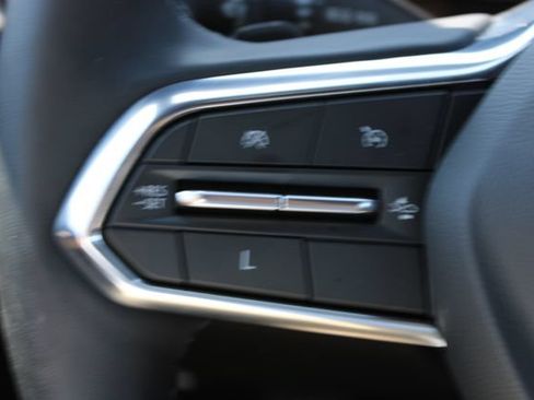 Used 2025 Chevrolet Equinox ACTIV w/ Safety and Technology Package FWD image 22