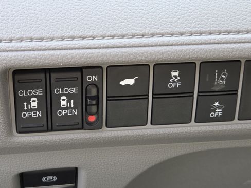 Used 2018 Honda Odyssey EX-L image 14