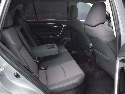 Used 2024 Toyota RAV4 XLE w/ Convenience Package AWD/4WD image 11