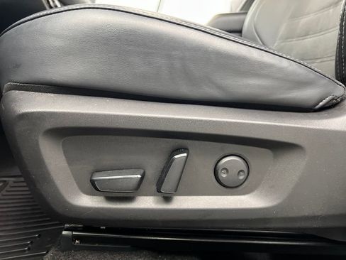 Used 2025 Mitsubishi Outlander SE AWD/4WD image 10