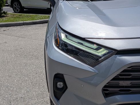Used 2025 Toyota RAV4 Limited FWD image 10