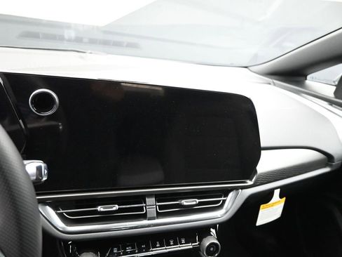 New 2026 Chevrolet Equinox EV LT image 17