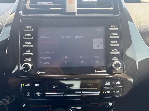 Used 2021 Toyota Prius LE FWD image 8