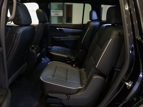 Used 2025 Buick Enclave Sport Touring w/ Power Package image 12