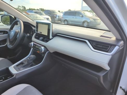 Used 2025 Toyota RAV4 XLE w/ Convenience Package FWD image 23