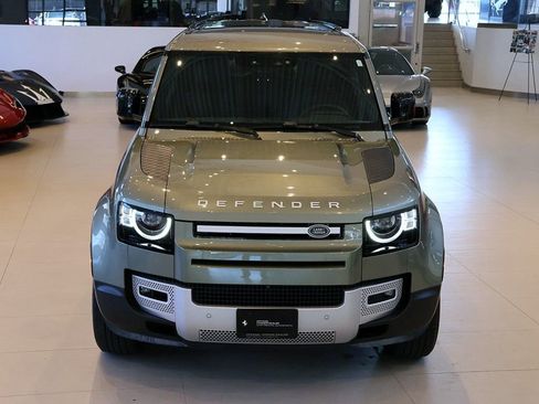 Used 2025 Land Rover Defender 110 S AWD/4WD image 22