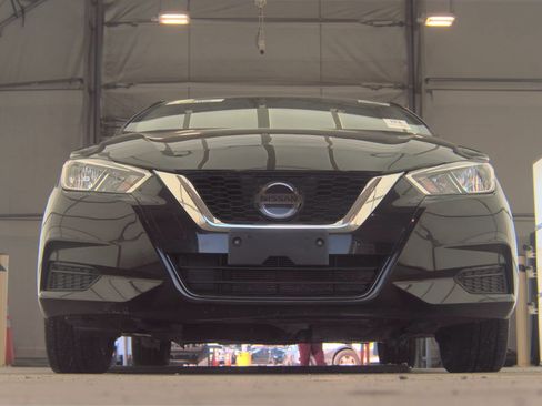 Used 2020 Nissan Versa SV image 4