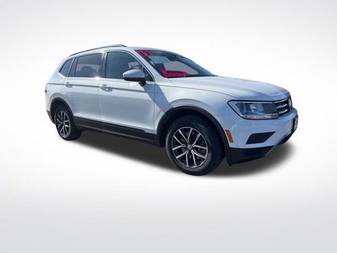 Used 2019 Volkswagen Tiguan SE image 3