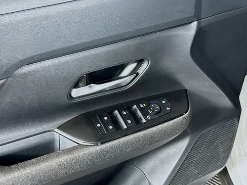 Used 2025 Nissan Kicks SV image 15