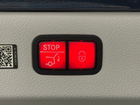 Certified 2023 Mercedes-Benz EQS 580 4MATIC Sedan image 16