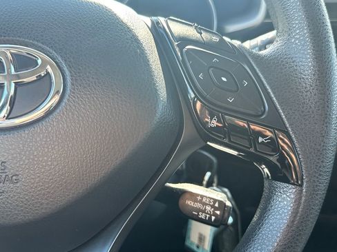 Used 2021 Toyota C-HR LE image 19