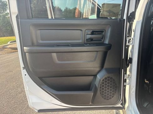 Used 2025 RAM 2500 Tradesman w/ Chrome Appearance Group AWD/4WD image 18