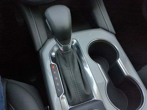 Used 2025 Chevrolet Blazer LT image 25