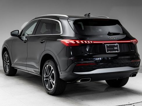 Certified 2025 Audi Q5 Premium w/ Convenience Package AWD/4WD image 3