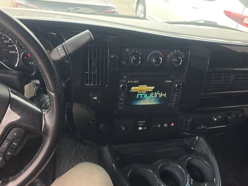 Used 2016 Chevrolet Express 2500 RWD image 10