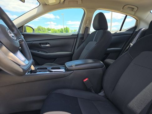 Used 2024 Nissan Sentra SV FWD image 19