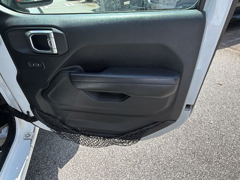 Used 2018 Jeep Wrangler Sport AWD/4WD image 19