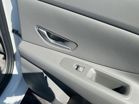 Certified 2025 Hyundai Elantra SEL FWD image 33